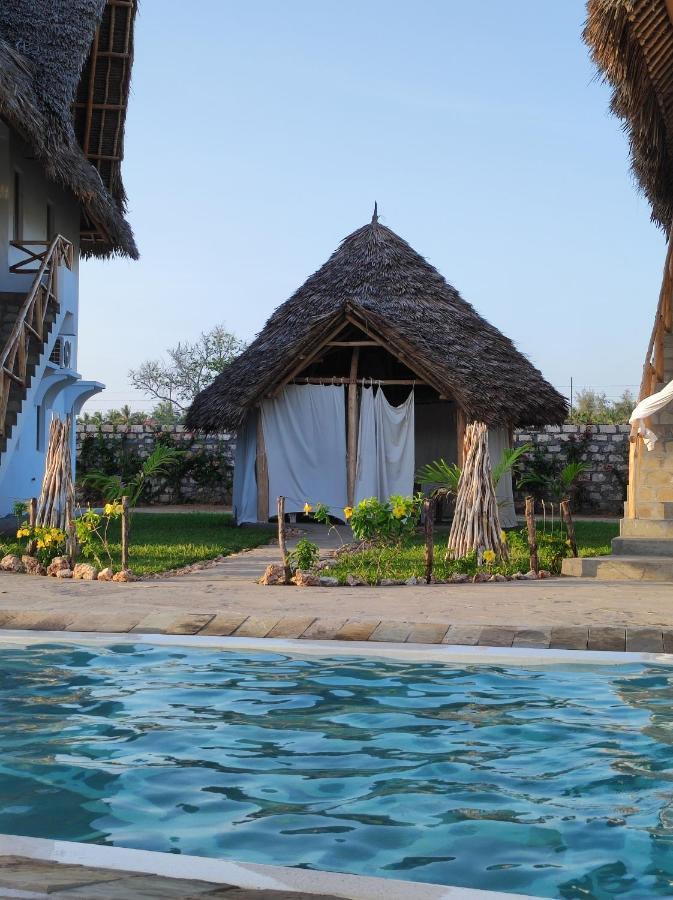 Ghelli House - Milele Resort วาตามู ภายนอก รูปภาพ